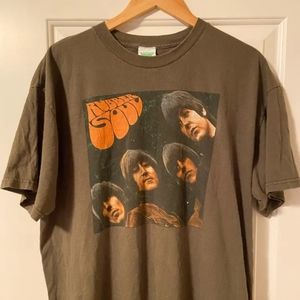 🚨 SOLD 🚨 the beatles rubber soul album t-shirt